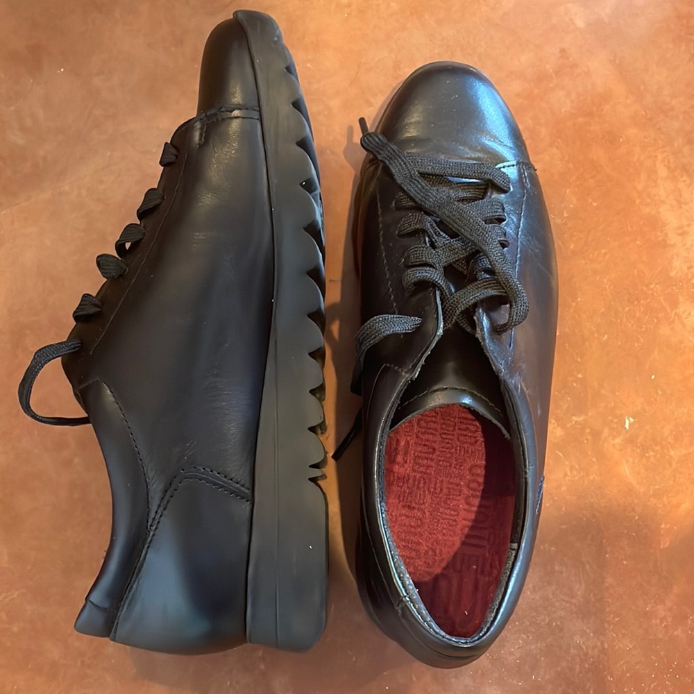 NBW Munro Nordstrom brand women Blk leather sneakers Size Medium 7.5